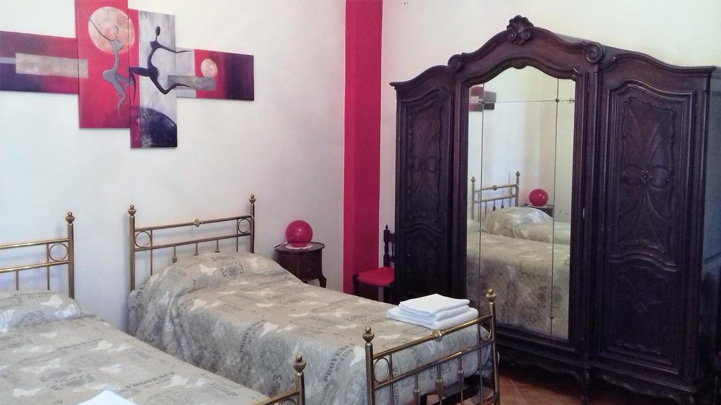 Appartamento Corallo อาโรนา ภายนอก รูปภาพ